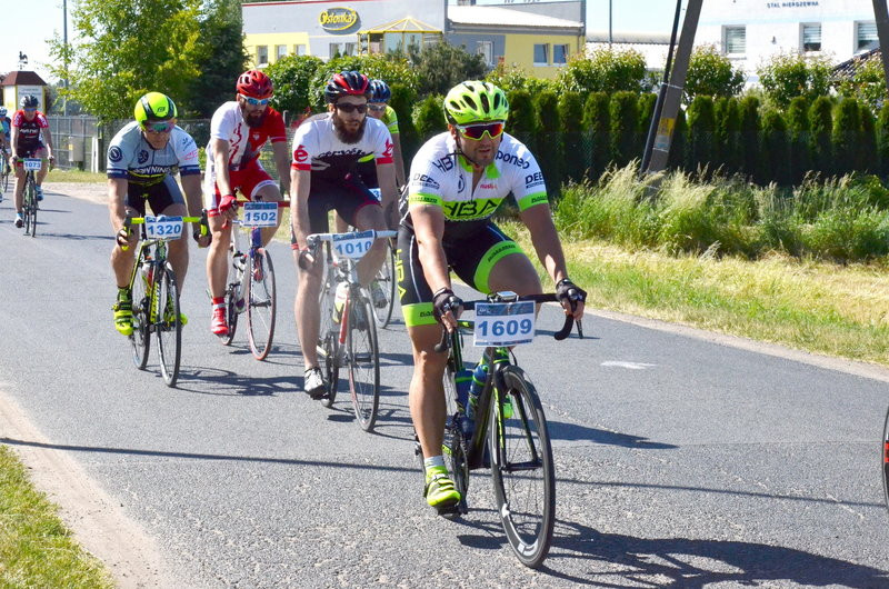 Kolarze na szosach pojezierza (zdjęcia)