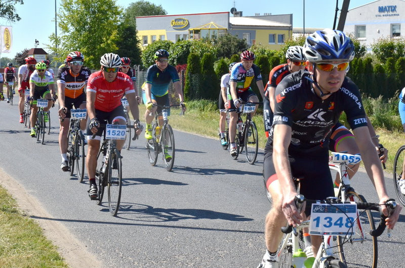 Kolarze na szosach pojezierza (zdjęcia)