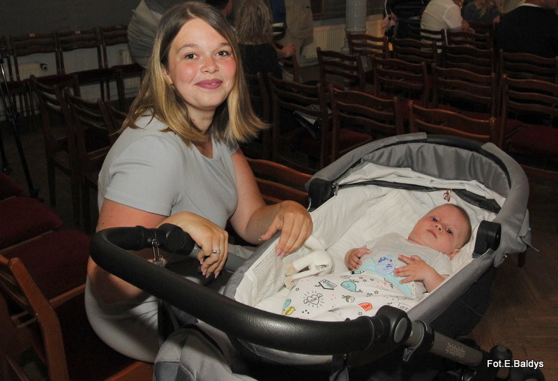 Uroczyście wręczono becikowe (zdjęcia)