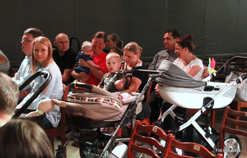 Uroczyście wręczono becikowe (zdjęcia)