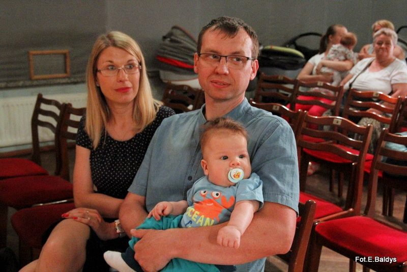 Uroczyście wręczono becikowe (zdjęcia)