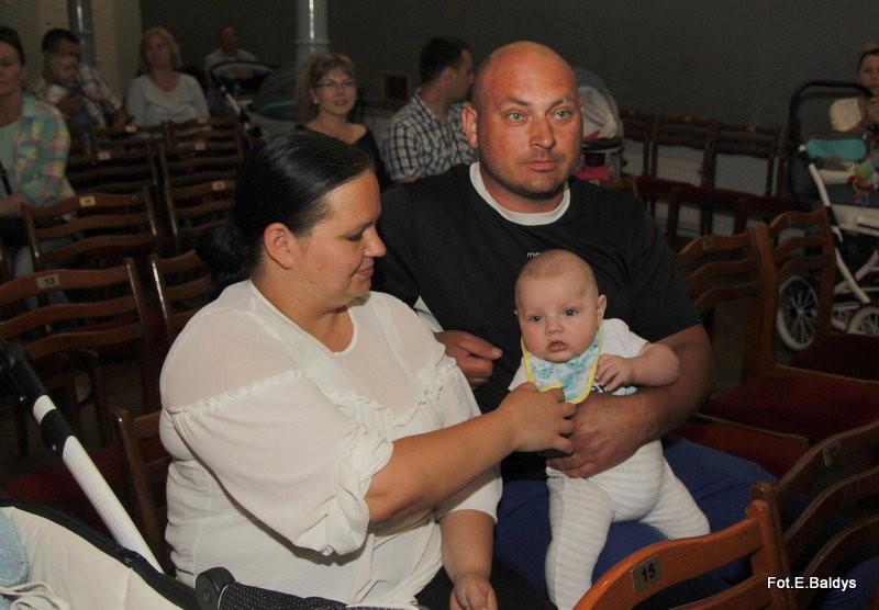 Uroczyście wręczono becikowe (zdjęcia)