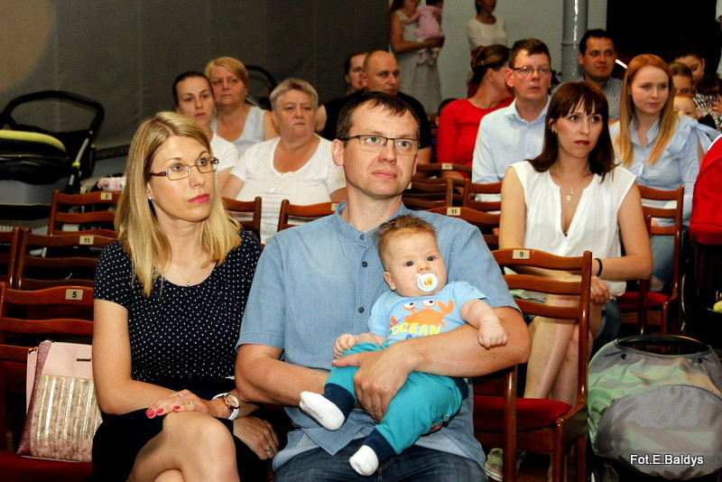 Uroczyście wręczono becikowe (zdjęcia)