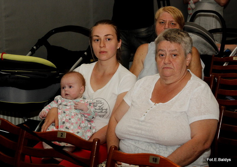 Uroczyście wręczono becikowe (zdjęcia)