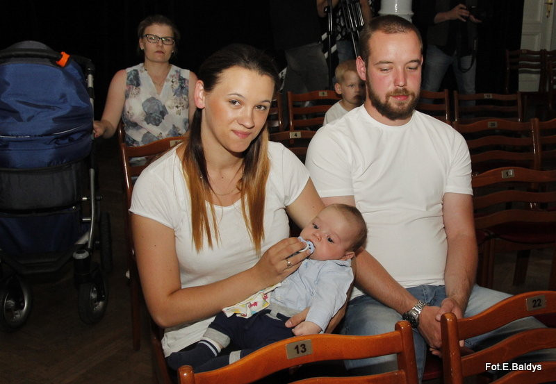 Uroczyście wręczono becikowe (zdjęcia)