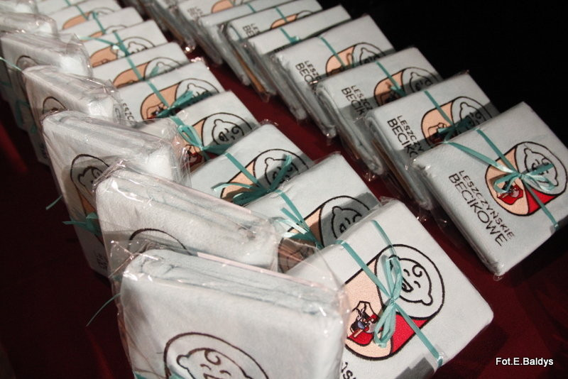 Uroczyście wręczono becikowe (zdjęcia)