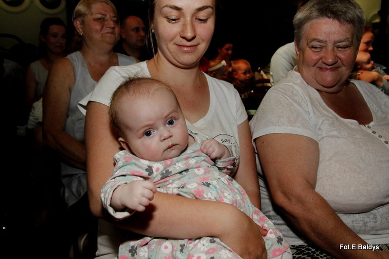 Uroczyście wręczono becikowe (zdjęcia)