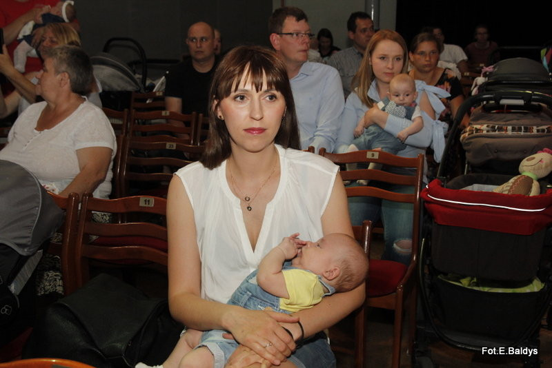 Uroczyście wręczono becikowe (zdjęcia)