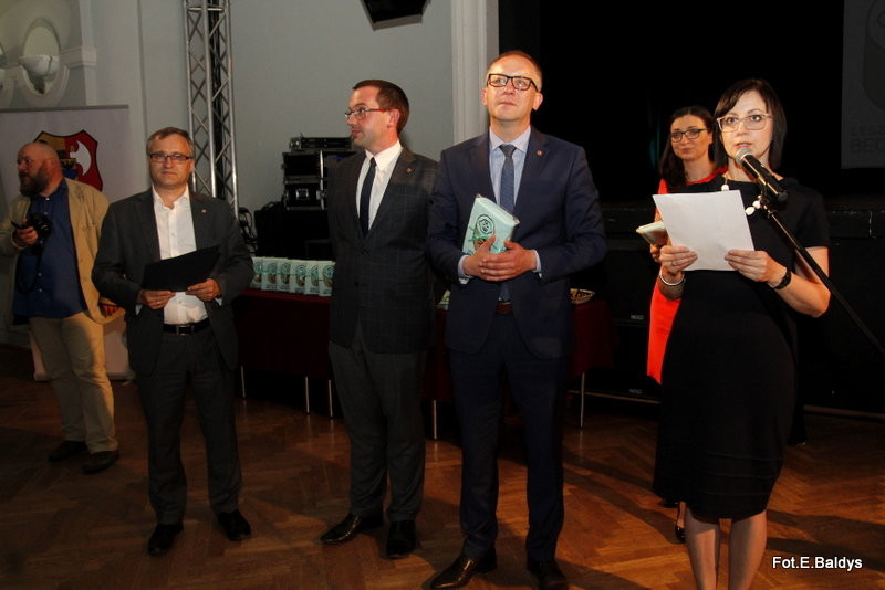 Uroczyście wręczono becikowe (zdjęcia)