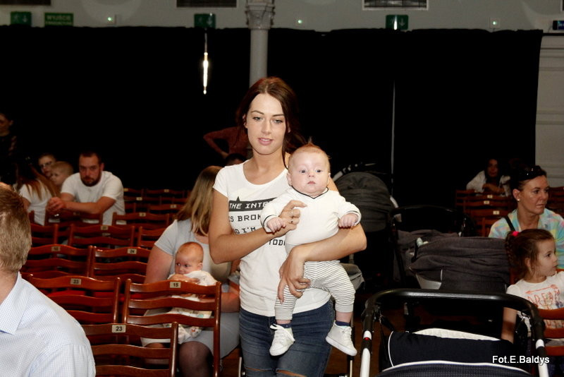 Uroczyście wręczono becikowe (zdjęcia)