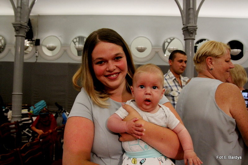 Uroczyście wręczono becikowe (zdjęcia)