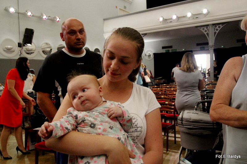 Uroczyście wręczono becikowe (zdjęcia)