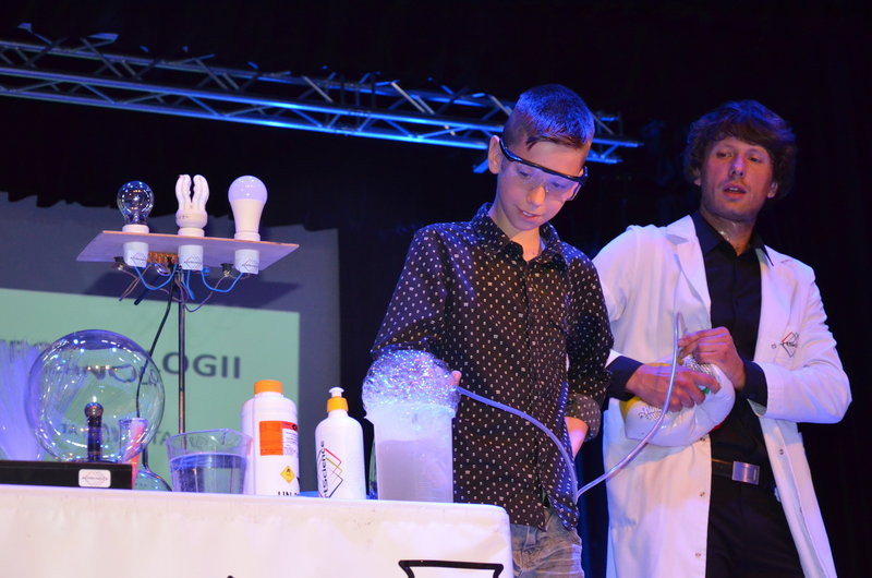 Eksperymenty w MOK-u (zdjęcia)