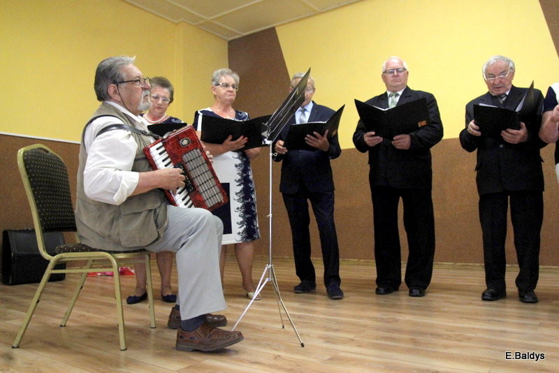 W Belęcinie seniorzy świętowali Dzień Matki i Ojca (zdjęcia)