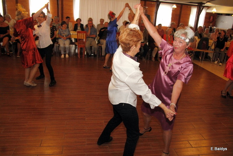 Biesiadą zakończył Rok Akademicki UTW w Lesznie(zdjęcia)