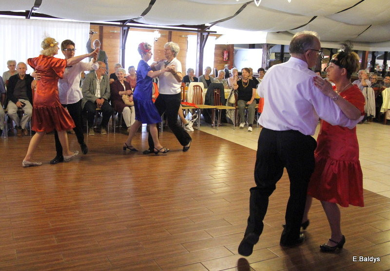 Biesiadą zakończył Rok Akademicki UTW w Lesznie(zdjęcia)