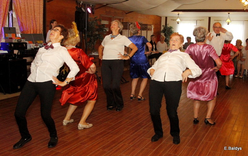 Biesiadą zakończył Rok Akademicki UTW w Lesznie(zdjęcia)