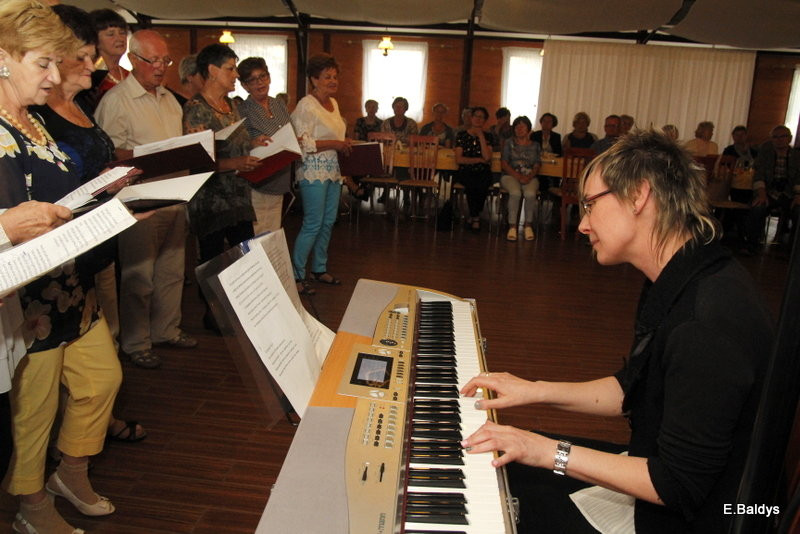 Biesiadą zakończył Rok Akademicki UTW w Lesznie(zdjęcia)