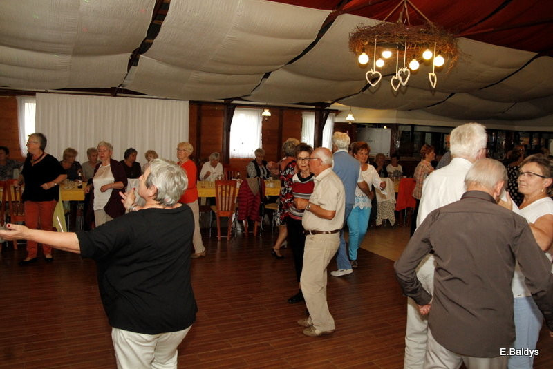 Biesiadą zakończył Rok Akademicki UTW w Lesznie(zdjęcia)