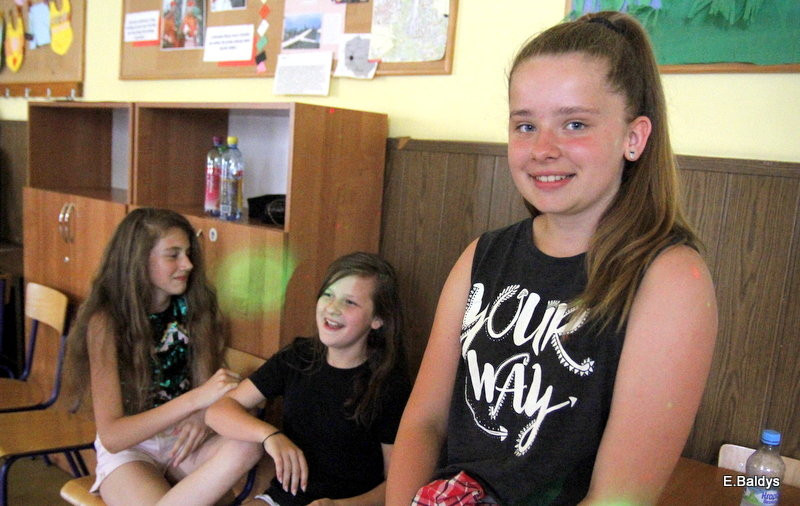 Dyskotekowo zakończyli 6 klasę (zdjęcia)