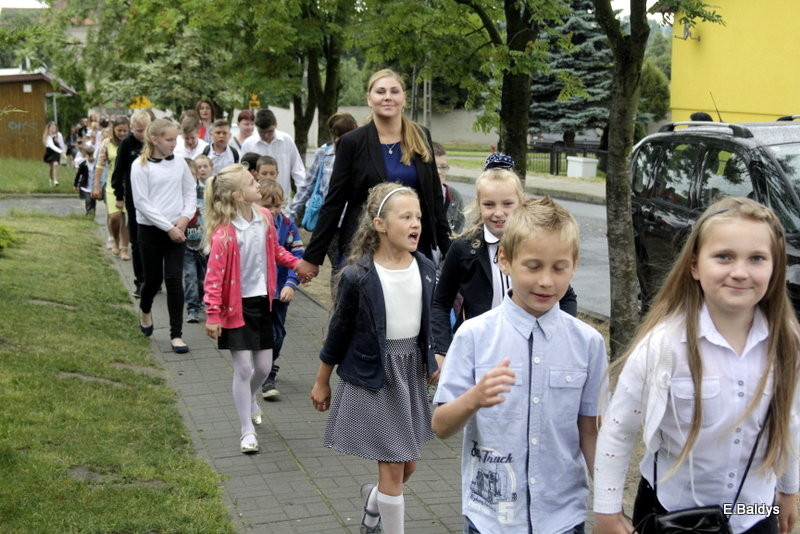 Zakończyli naukę w Zespole Szkół w Osiecznej (zdjęcia)