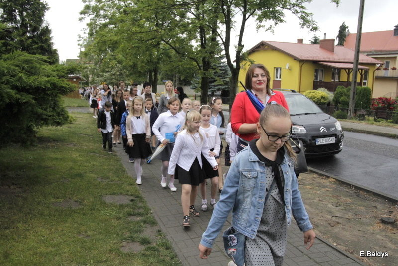 Zakończyli naukę w Zespole Szkół w Osiecznej (zdjęcia)