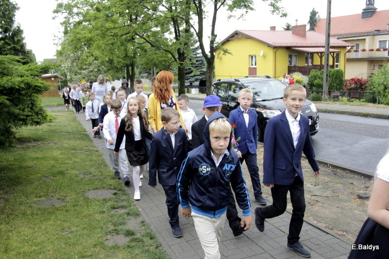 Zakończyli naukę w Zespole Szkół w Osiecznej (zdjęcia)