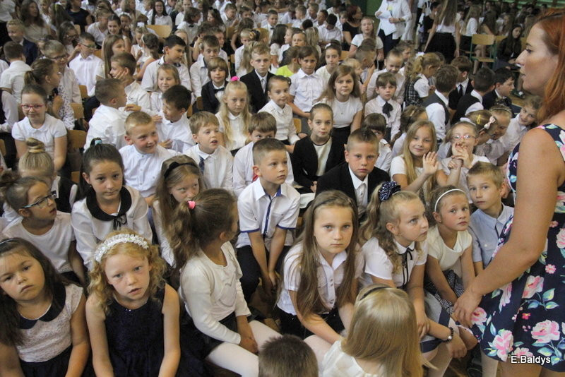 Zakończyli naukę w Zespole Szkół w Osiecznej (zdjęcia)