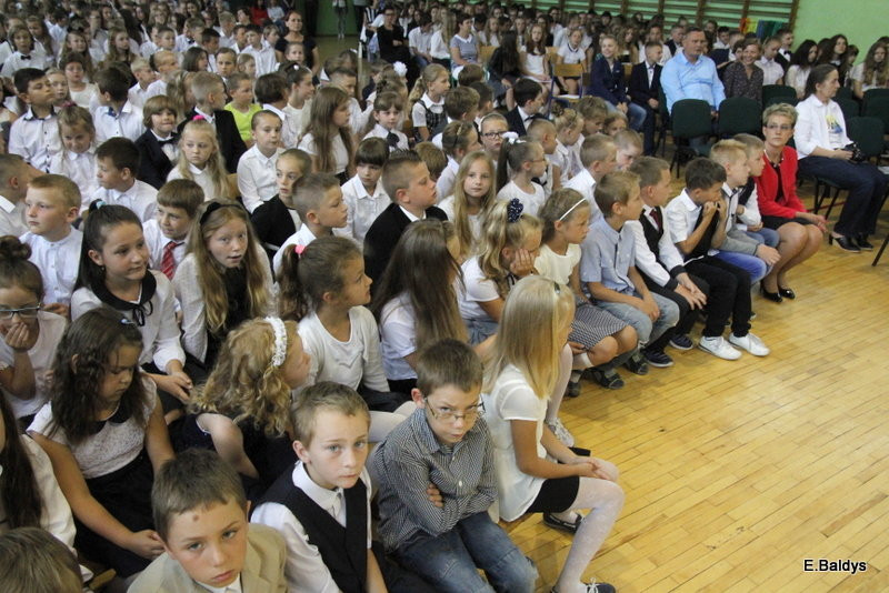 Zakończyli naukę w Zespole Szkół w Osiecznej (zdjęcia)