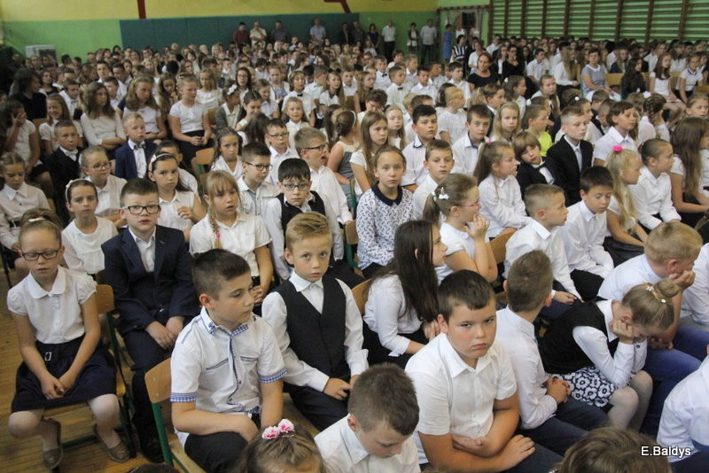 Zakończyli naukę w Zespole Szkół w Osiecznej (zdjęcia)