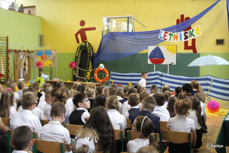 Zakończyli naukę w Zespole Szkół w Osiecznej (zdjęcia)