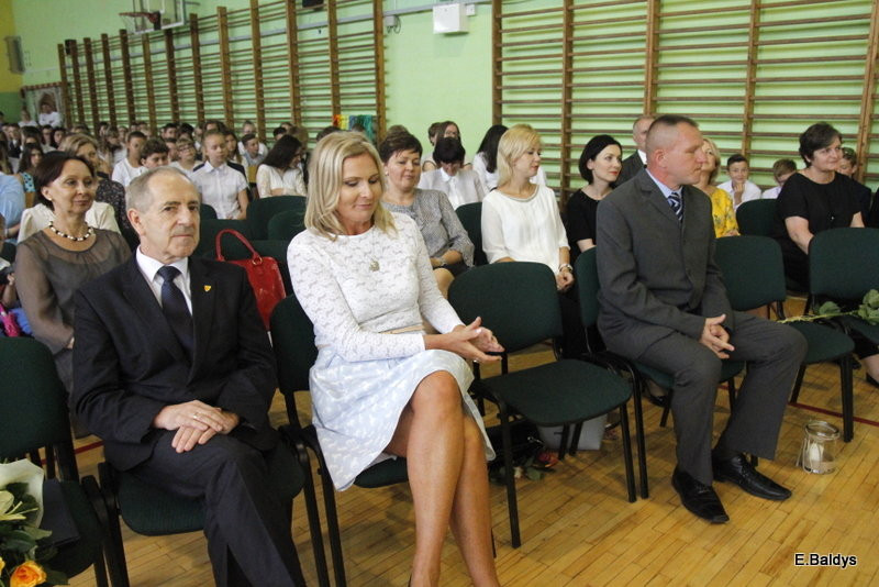 Zakończyli naukę w Zespole Szkół w Osiecznej (zdjęcia)