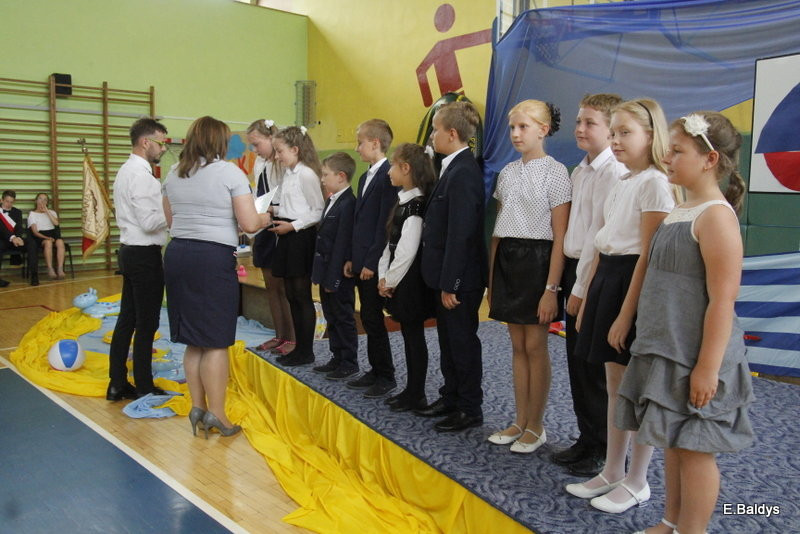 Zakończyli naukę w Zespole Szkół w Osiecznej (zdjęcia)