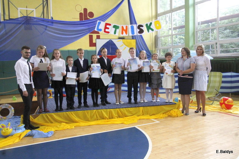 Zakończyli naukę w Zespole Szkół w Osiecznej (zdjęcia)