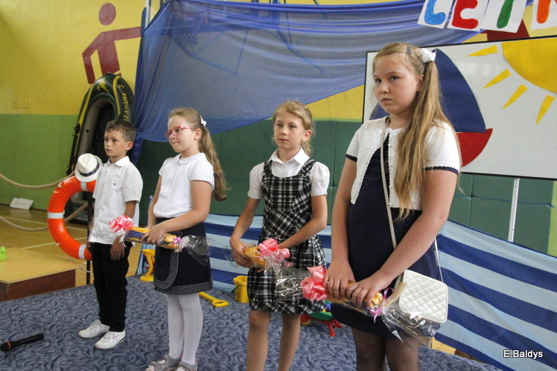 Zakończyli naukę w Zespole Szkół w Osiecznej (zdjęcia)