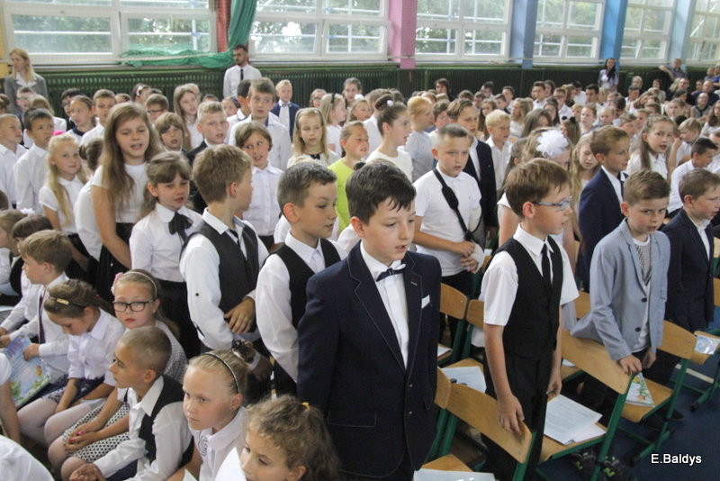 Zakończyli naukę w Zespole Szkół w Osiecznej (zdjęcia)