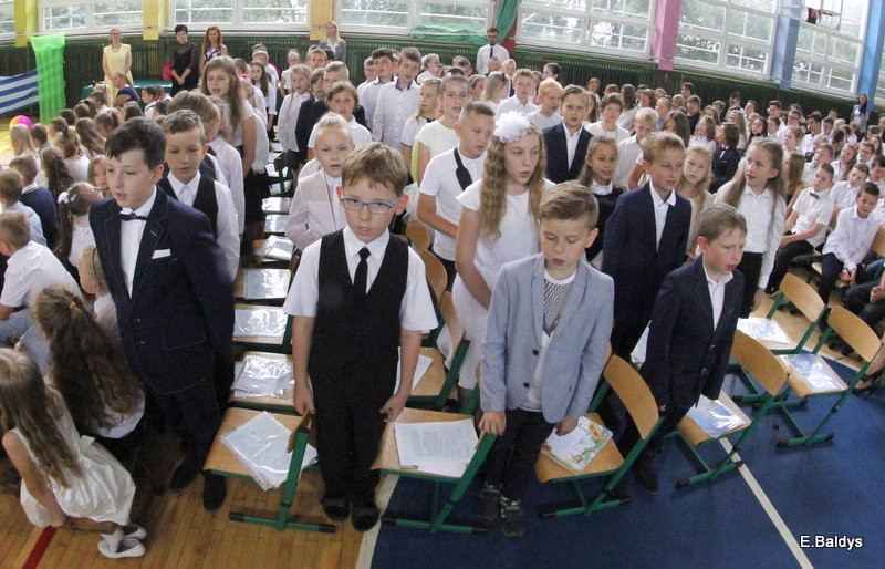 Zakończyli naukę w Zespole Szkół w Osiecznej (zdjęcia)