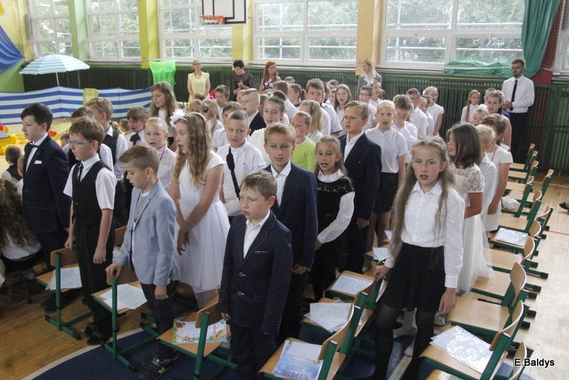 Zakończyli naukę w Zespole Szkół w Osiecznej (zdjęcia)