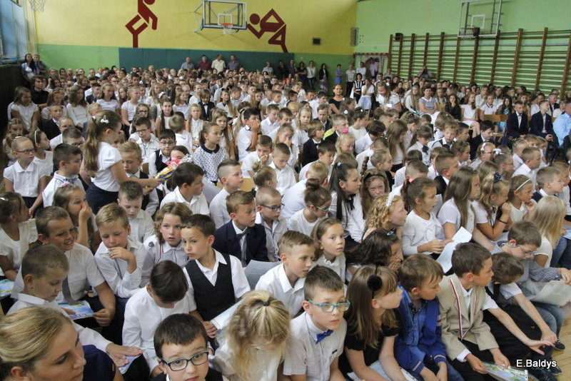 Zakończyli naukę w Zespole Szkół w Osiecznej (zdjęcia)