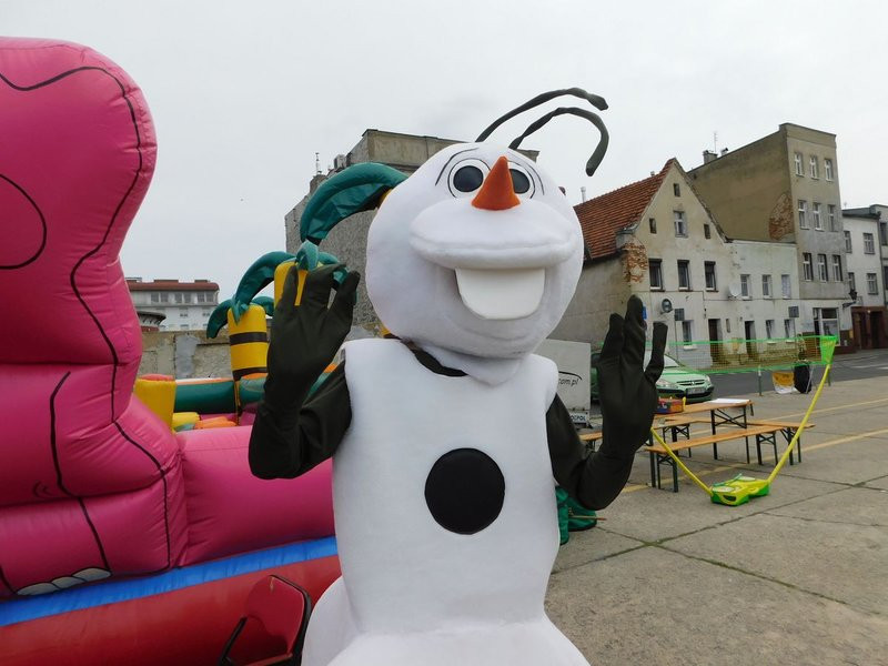 Palmy i piasek na Nowym Rynku (zdjęcia)