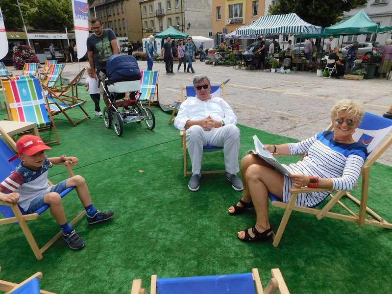 Palmy i piasek na Nowym Rynku (zdjęcia)