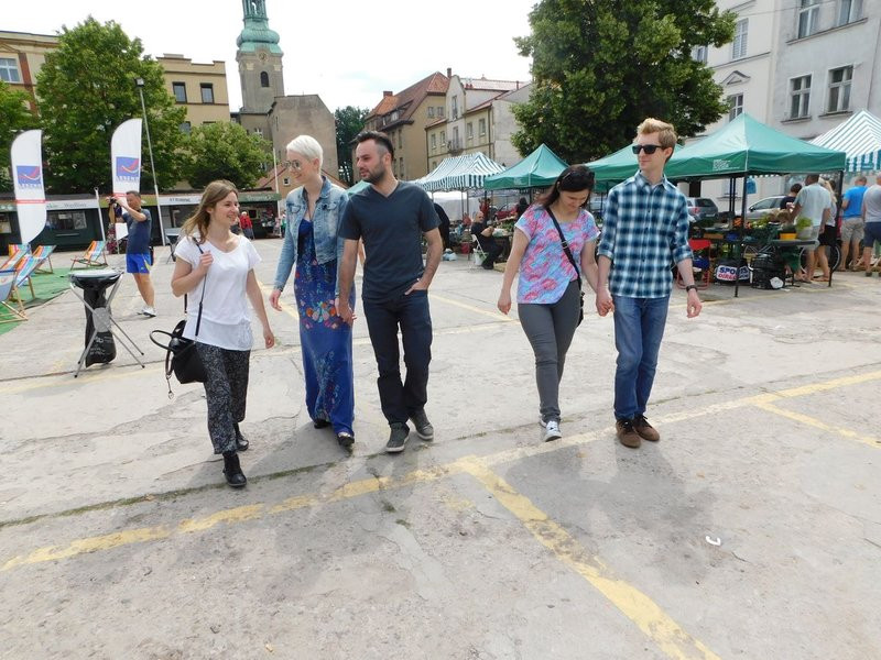 Palmy i piasek na Nowym Rynku (zdjęcia)