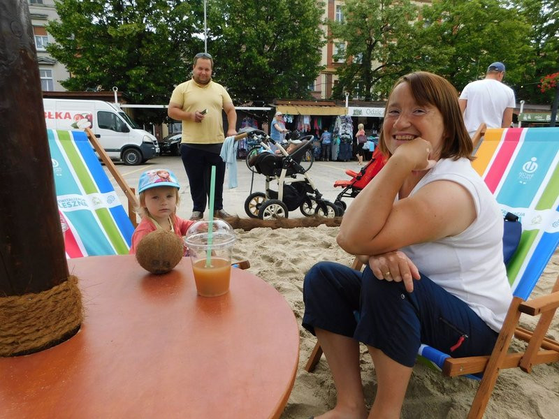 Palmy i piasek na Nowym Rynku (zdjęcia)