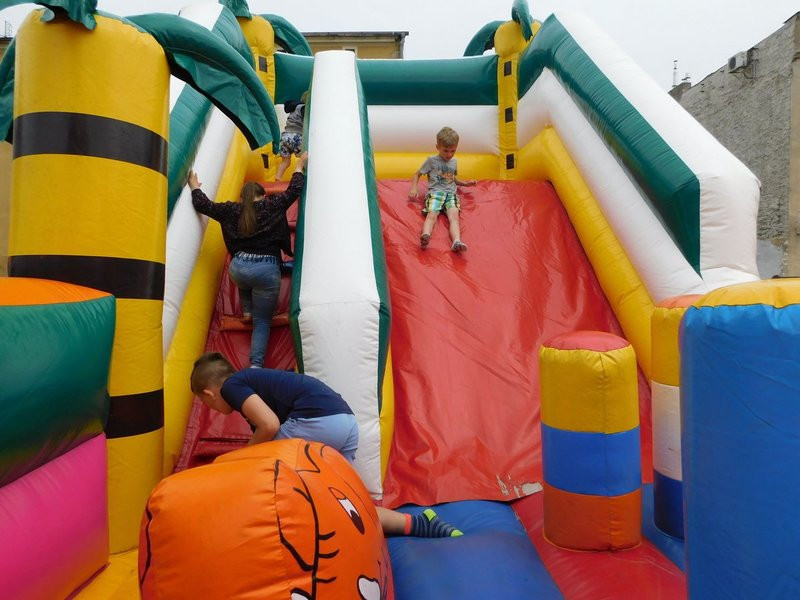 Palmy i piasek na Nowym Rynku (zdjęcia)