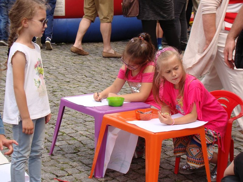 Rynek tętniący życiem (kilka zdjęć)
