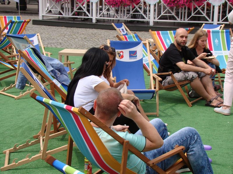 Rynek tętniący życiem (kilka zdjęć)