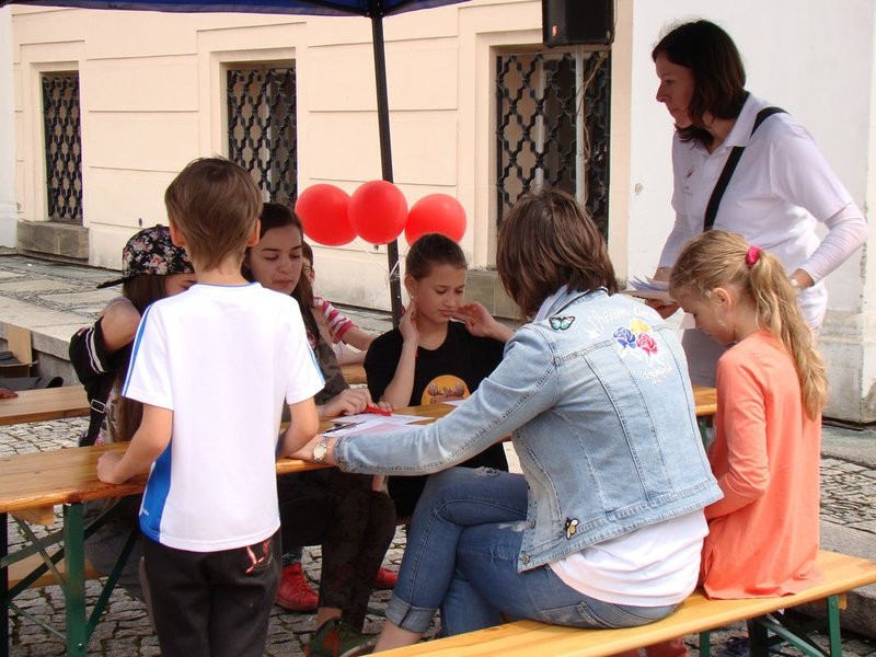 Rynek tętniący życiem (kilka zdjęć)