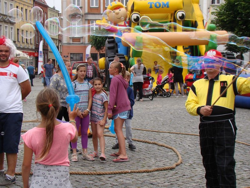 Rynek tętniący życiem (kilka zdjęć)