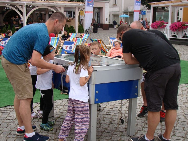 Rynek tętniący życiem (kilka zdjęć)