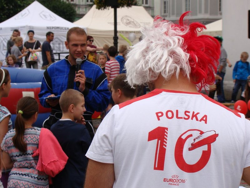 Rynek tętniący życiem (kilka zdjęć)